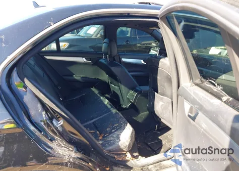 2014 Mercedes-Benz C 300 Luxury 4Matic/Sport 4Matic из США, поврежденный, VIN WDDGF8AB9ER325119